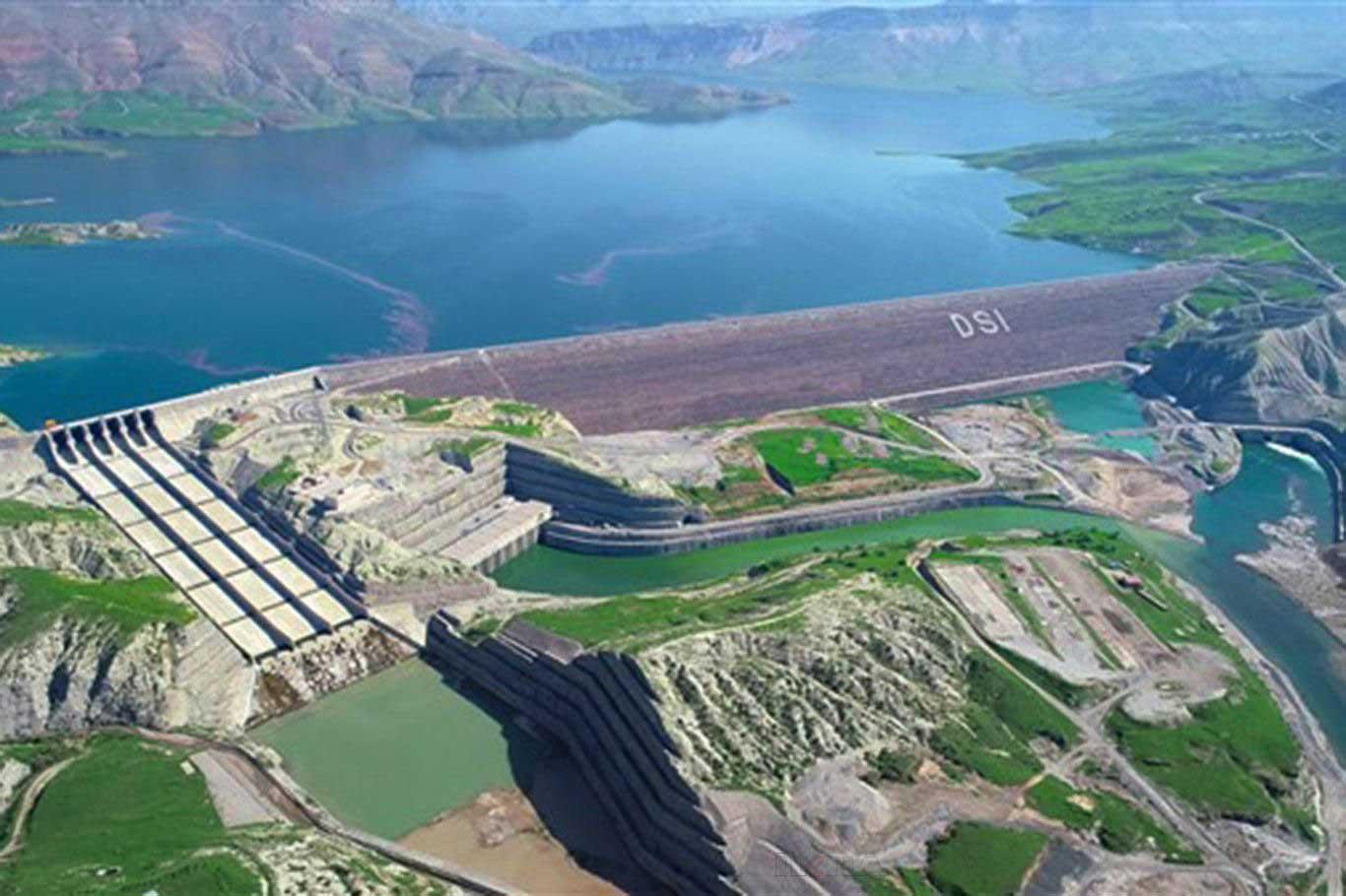 Tarım ve Orman Bakanlığı: Ilısu Barajı ekonomiye yıllık 412 milyon dolar katkı sağlayacak Tarım ve Orman Bakanlığı: Ilısu Barajı ekonomiye yıllık 412 milyon dolar katkı sağlayacak